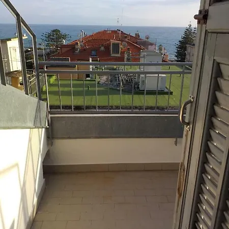Mombello 13 Apartament San Remo